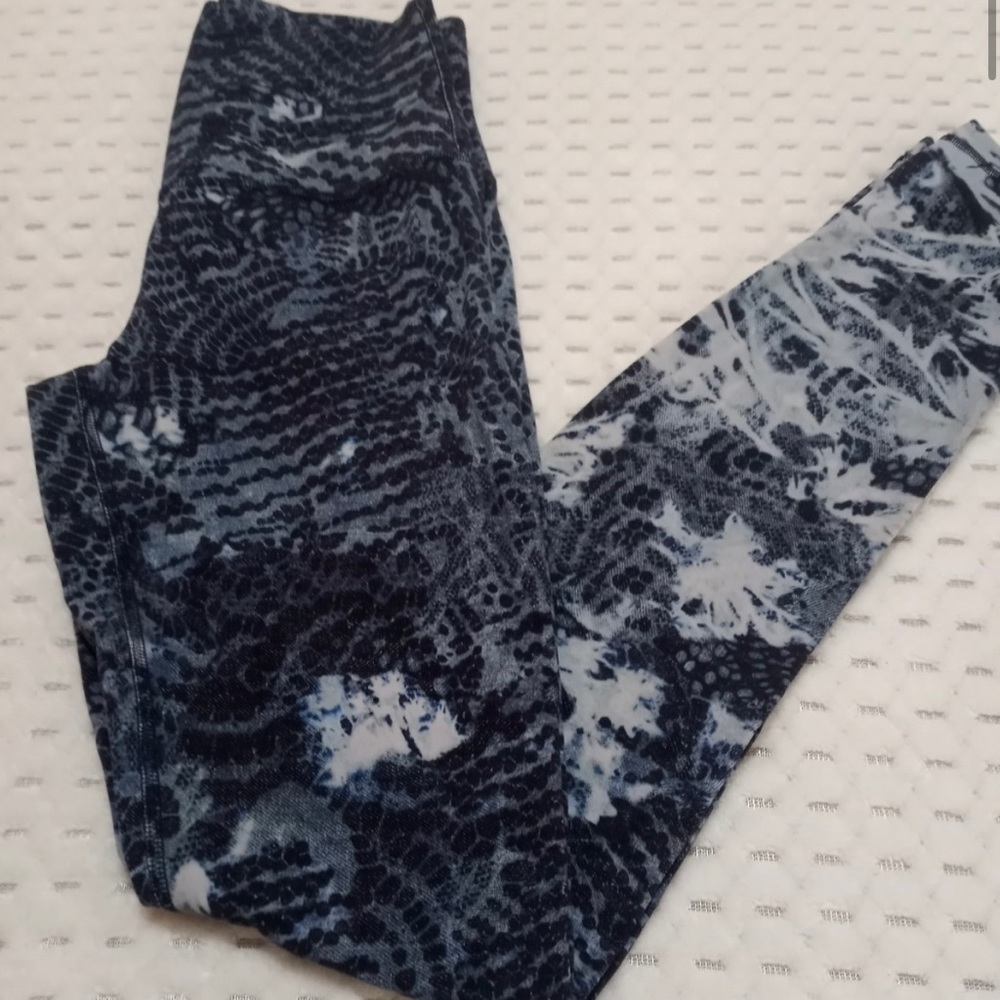 Lululemon Align Blue Patterned Leggings - image 1